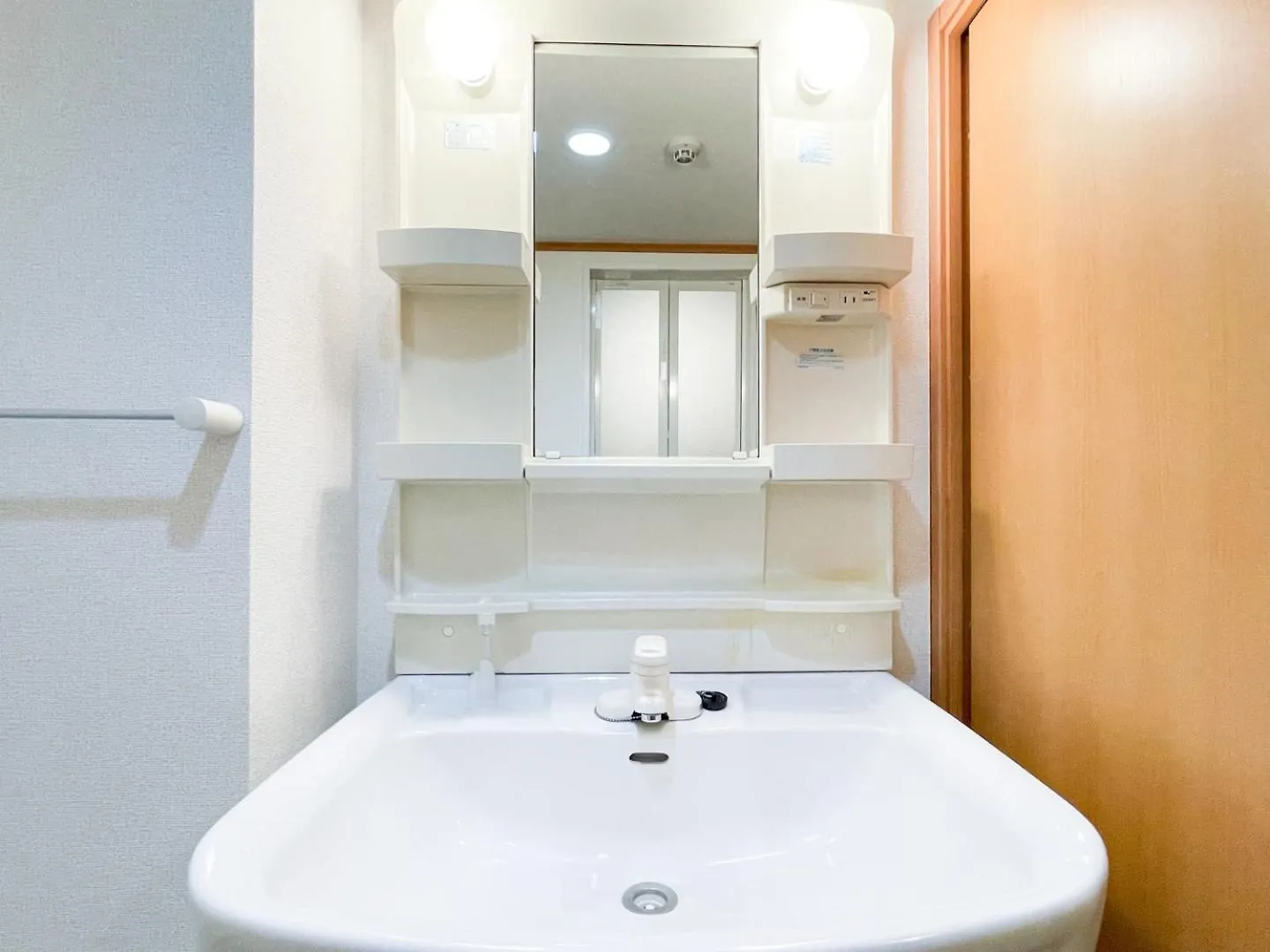 Delccs Azumabashi III Apartment Tokyo 0*,